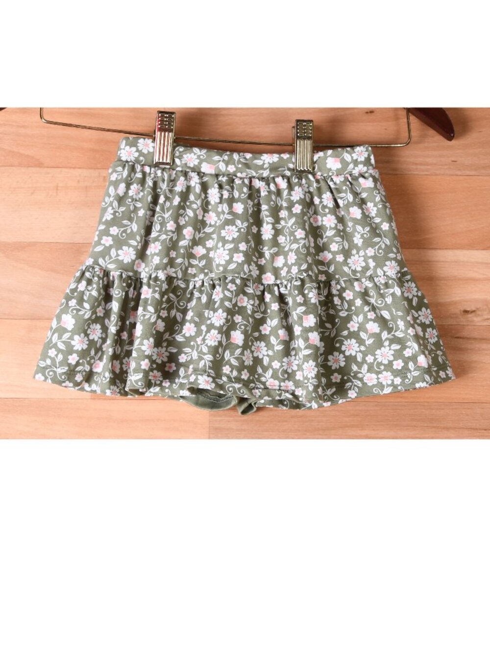 Toddler size 4T skort-Green with white and pink flowers